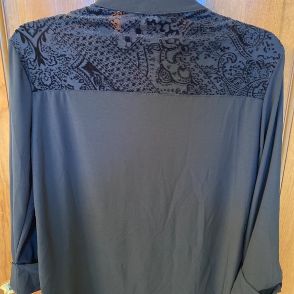 Black flowy blouse with a velvet embossed yoke -size small - Picture 6 of 6